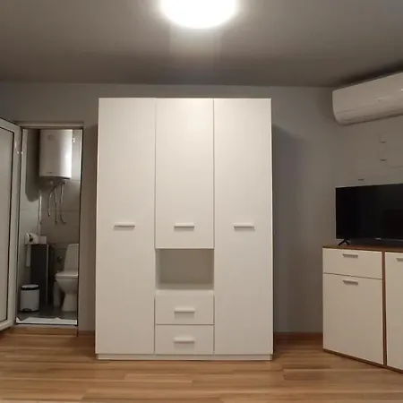 Studio2 Apartment Warna